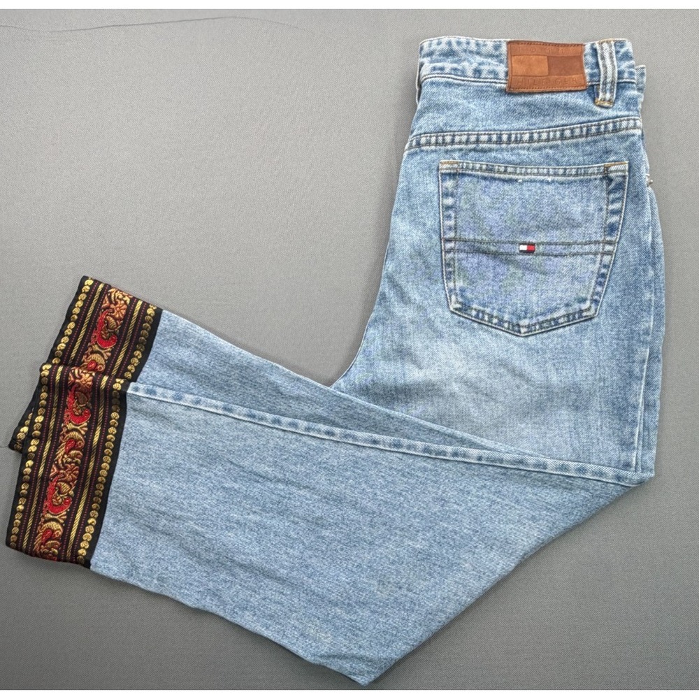 Tommy Hilfiger Vintage 90s High Rise Jeans Tapestry Hem Light Wash | Women's 8 - Picture 4 of 15